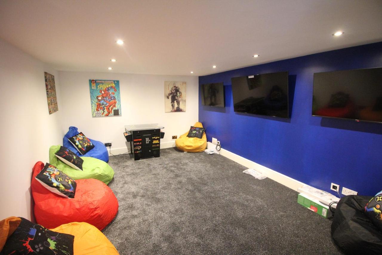 Media Manor - Fully Refurbished In 2022 - Large 6 Bedrooms, 3 Bathrooms Plus Media Games Room Blackpool Esterno foto