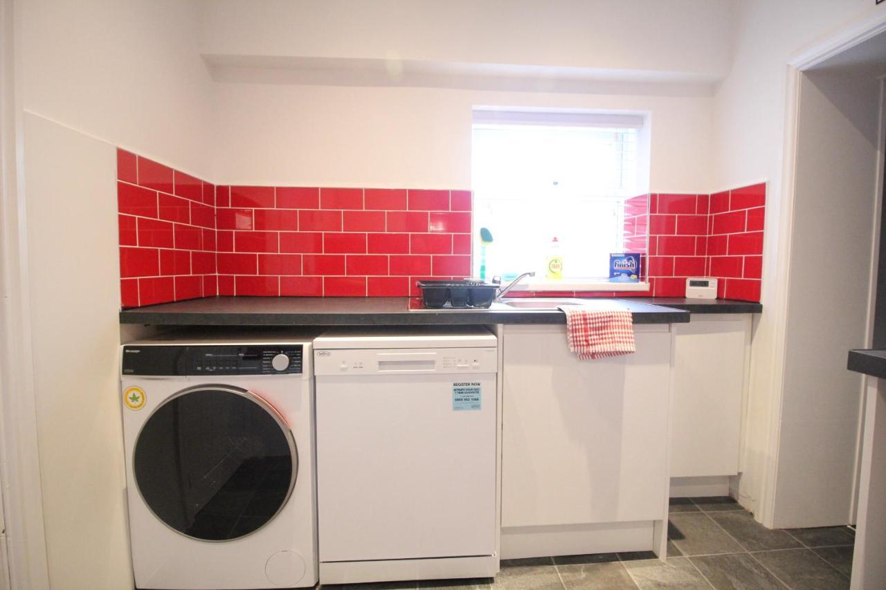 Media Manor - Fully Refurbished In 2022 - Large 6 Bedrooms, 3 Bathrooms Plus Media Games Room Blackpool Esterno foto