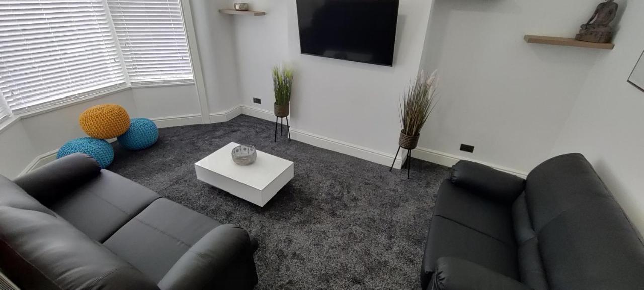 Media Manor - Fully Refurbished In 2022 - Large 6 Bedrooms, 3 Bathrooms Plus Media Games Room Blackpool Esterno foto