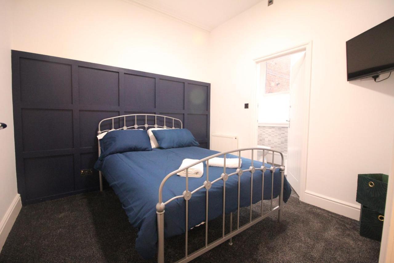 Media Manor - Fully Refurbished In 2022 - Large 6 Bedrooms, 3 Bathrooms Plus Media Games Room Blackpool Esterno foto