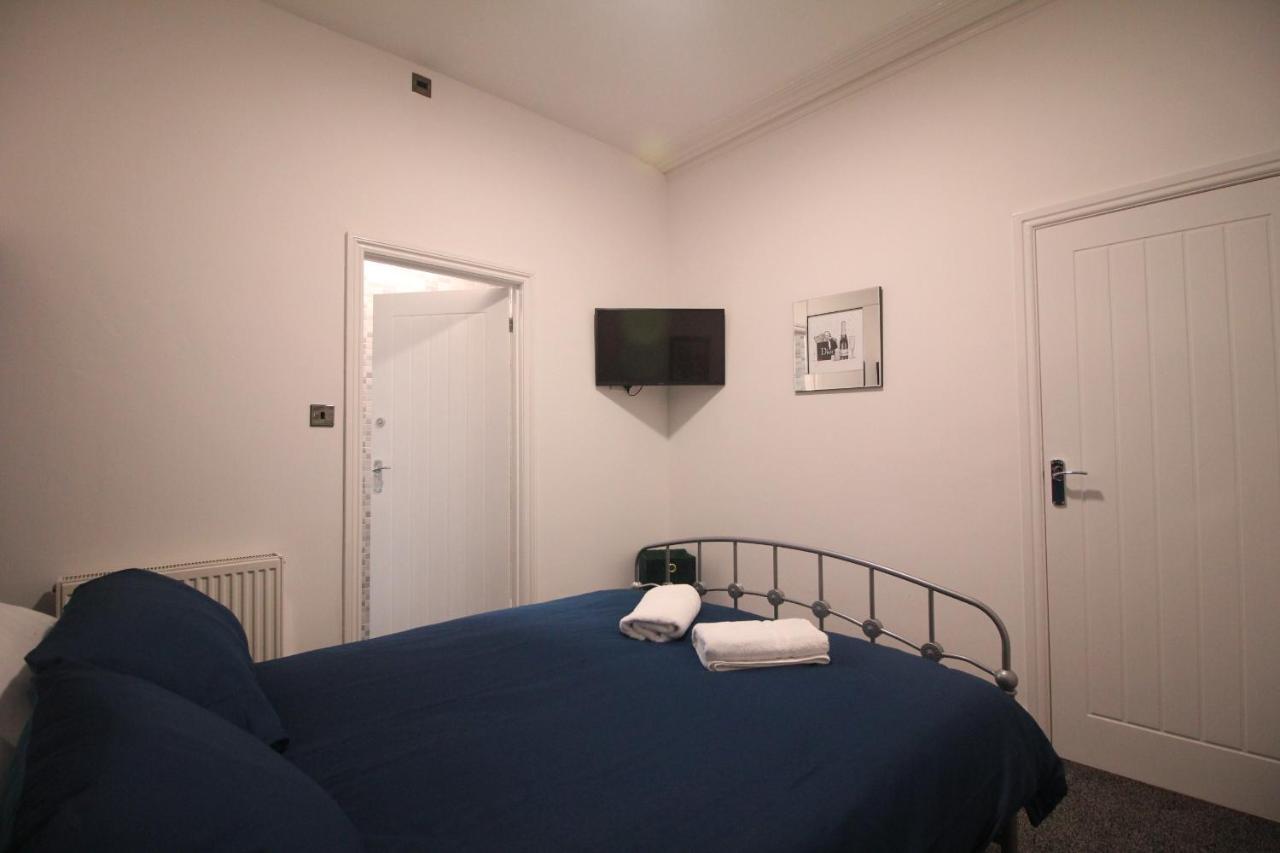 Media Manor - Fully Refurbished In 2022 - Large 6 Bedrooms, 3 Bathrooms Plus Media Games Room Blackpool Esterno foto